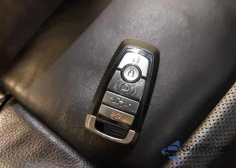 2020 Ford F-250 Lariat z USA, uszkodzony, nr VIN 1FT7W2BT5LED90777